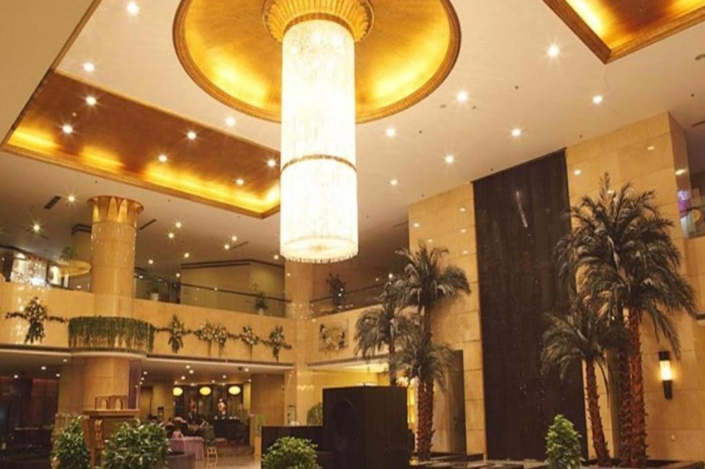Linyi Blue Horizon Intenational Hotel Exterior photo