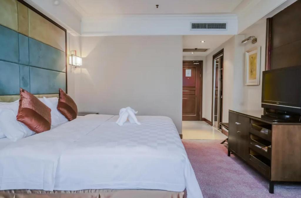 Linyi Blue Horizon Intenational Hotel Exterior photo