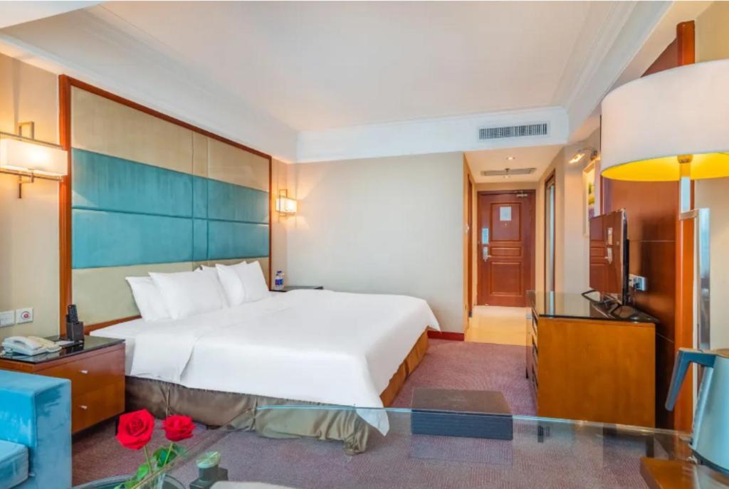 Linyi Blue Horizon Intenational Hotel Exterior photo