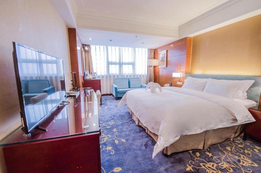 Linyi Blue Horizon Intenational Hotel Exterior photo