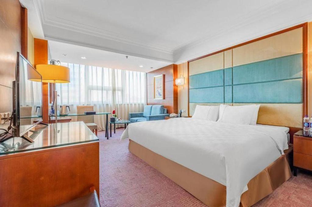 Linyi Blue Horizon Intenational Hotel Exterior photo