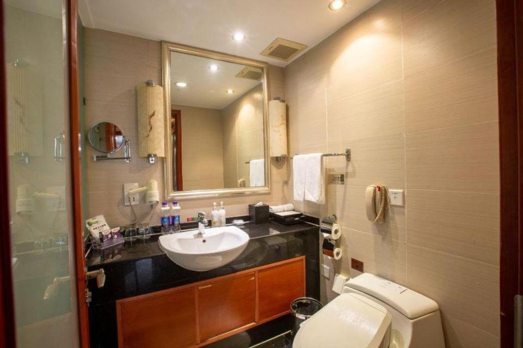 Linyi Blue Horizon Intenational Hotel Exterior photo